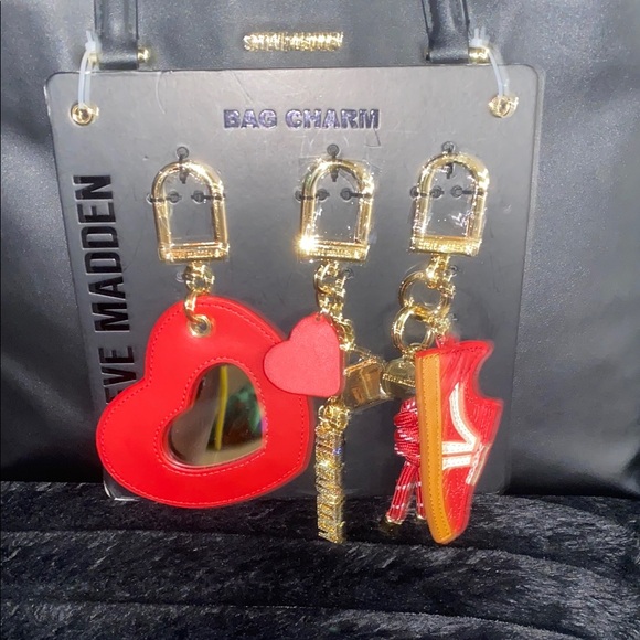 Steve Madden Black Tote with Bag-charm Set NWT - Picture 2 of 11